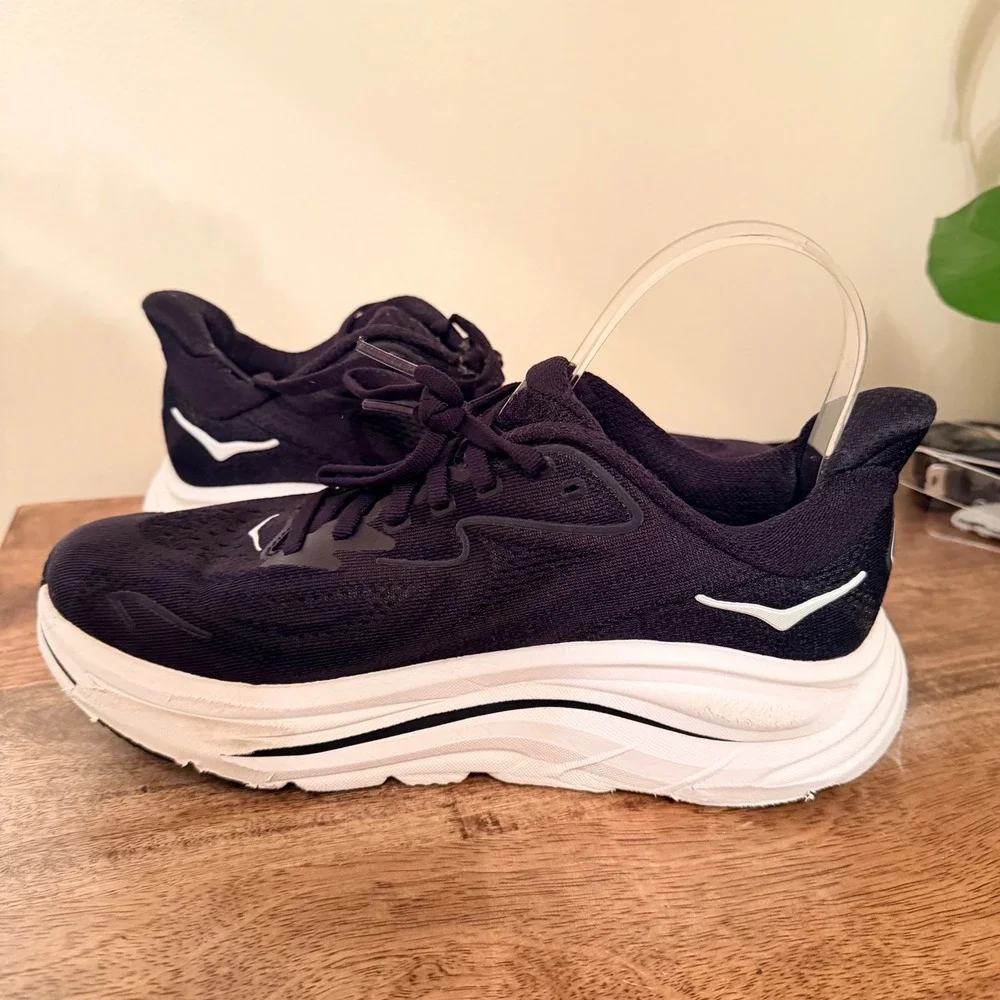 Hoka Clifton 10 Size 7.5 Black White Running Shoes Athletic Sneakers